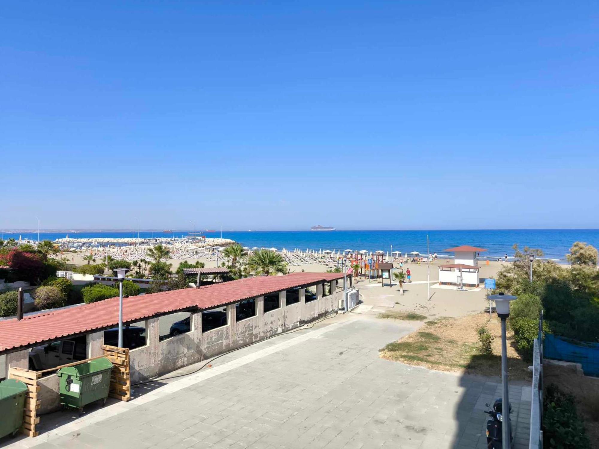 13 Sandy Beach Mackenzie Larnaka Exterior foto